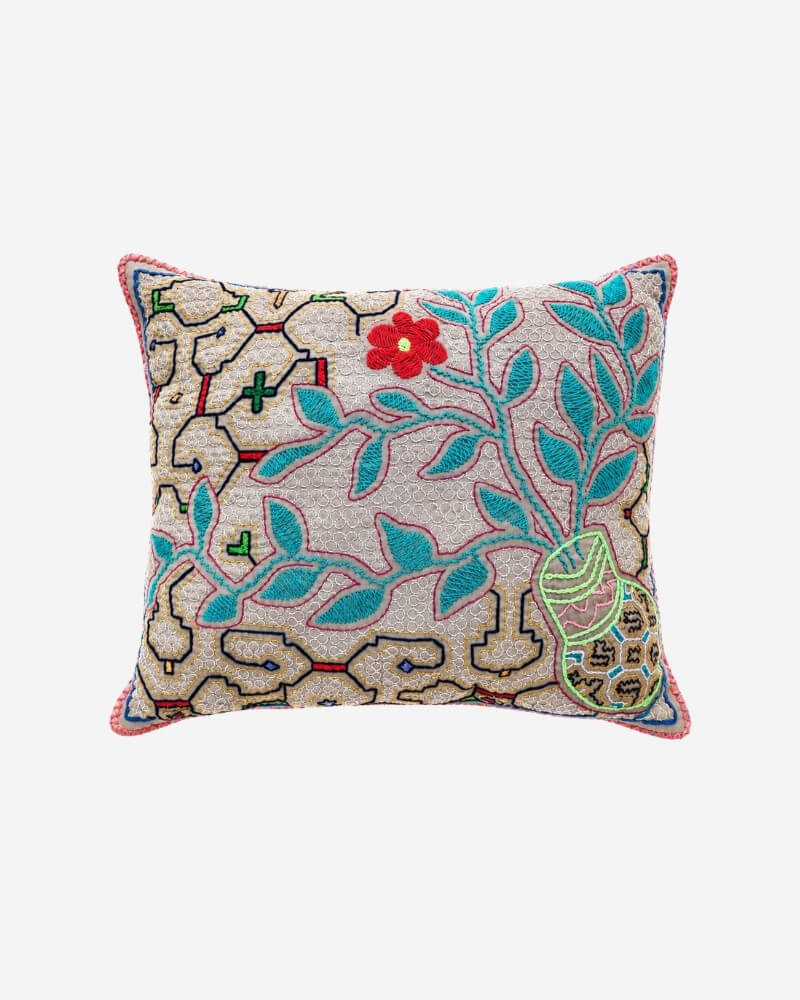 Hand-Embroidered Shipibo Cushion – No. 20