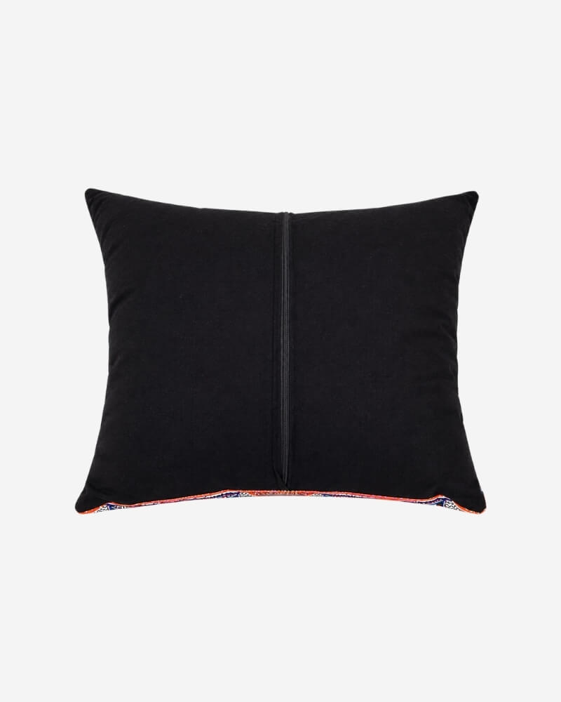 Hand-Embroidered Shipibo Cushion – No. 23