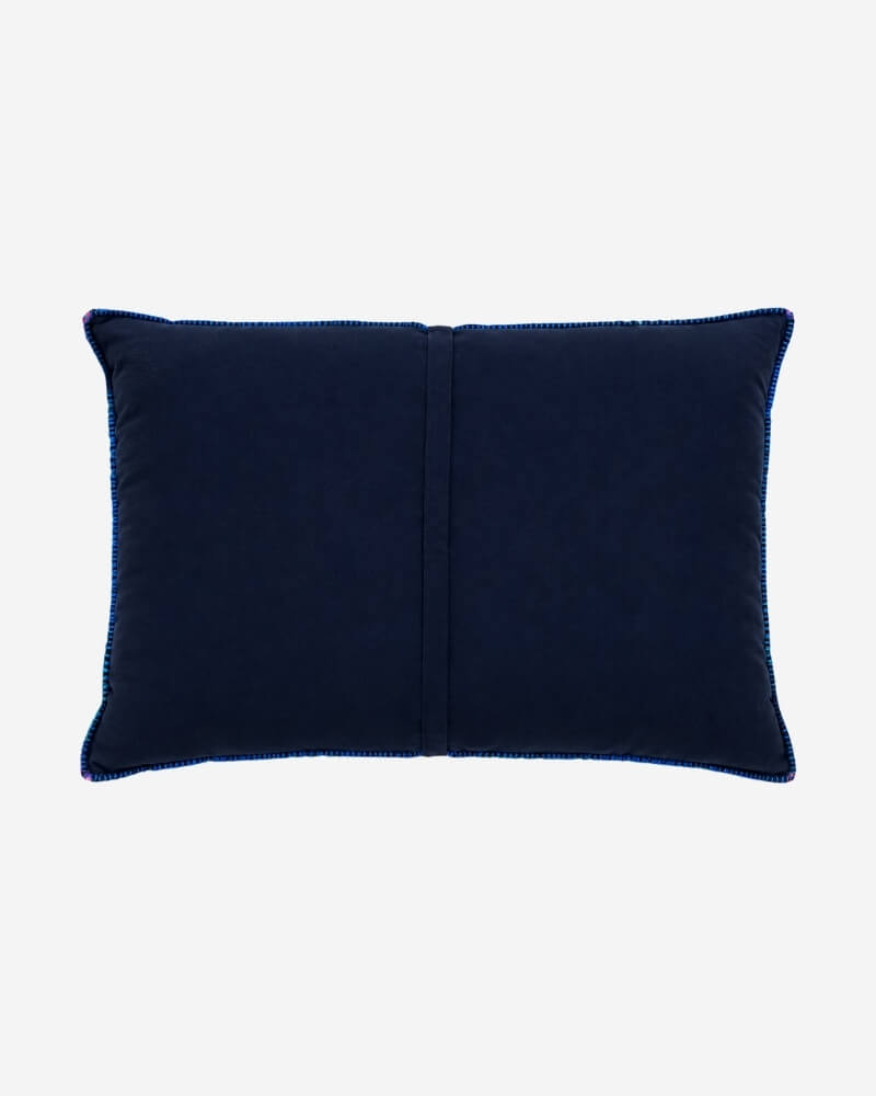 Hand-Embroidered Shipibo Cushion – No. 24